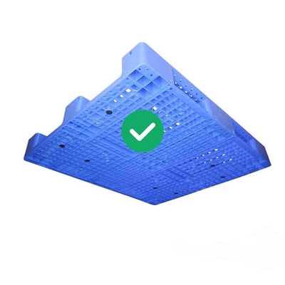 Stapelbare HDPE wiederverwendbare Lasts-blaues Nahrungsmittelgrad-einzelnes Kunststoffpalette-5T gegenübergestellt