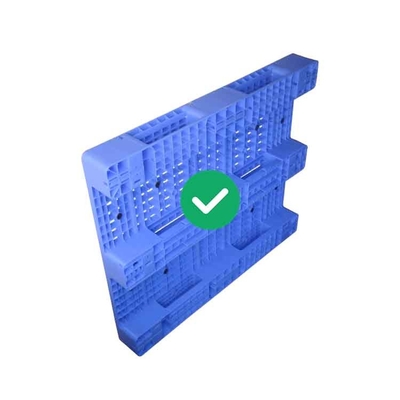 Ergonomische HDPE Kunststoffpalette 1300x1100 5000Kg laden die bequeme Behandlung